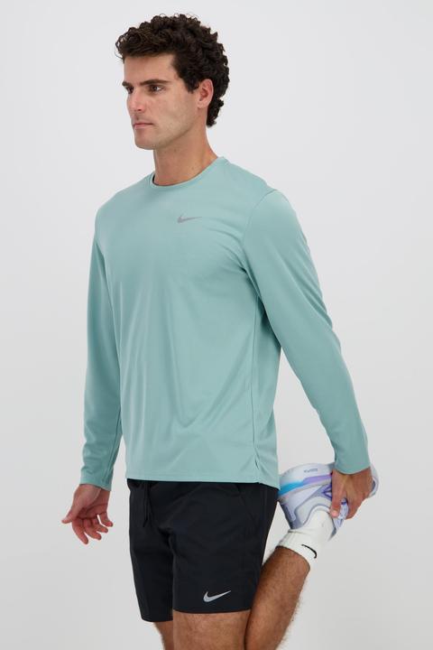 Actual product image Nike Miler Dri-Fit UV (S)