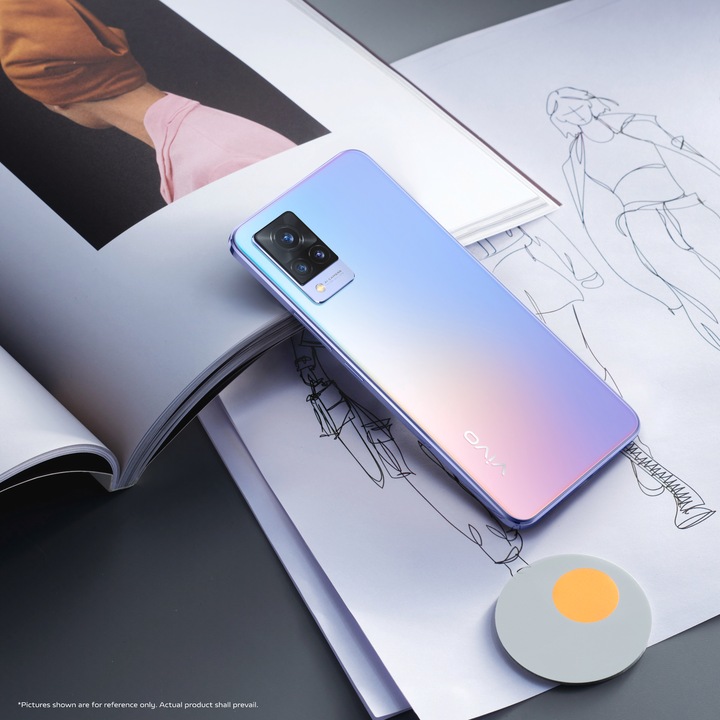 Actual product image Vivo V21 5G (128 GB, Sunset Dazzle, 6.44", Hybrid Dual SIM, 64 Mpx, 5G)