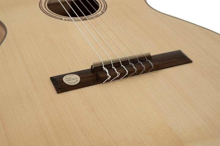 Actual product image Gewa Pro Natura Gold Classical Guitar, Solid Cherry, European Crafted (Classical guitar, Body: cherry wood, Bridge: Acacia, Neck: Maple, Top: Spruce)