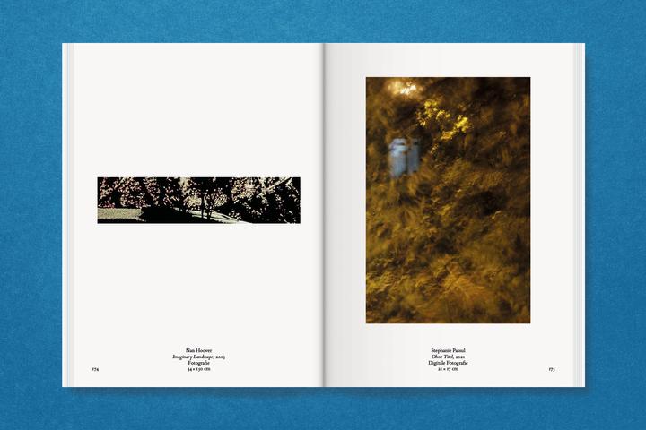 Immagine prodotto Zweitausenddreiundzwanzig (Inglese, Tedesco, Accademia d'arte di Düsseldorf, Donatella Fioretti, 2024)