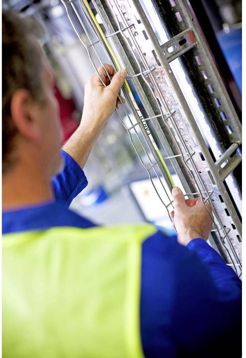 Produktbild Brother HSe-221 (0.88 cm, Weiss, Schwarz)