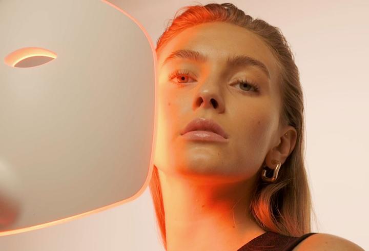 Actual product image Lucibel.le OVE face mask Brillante finish