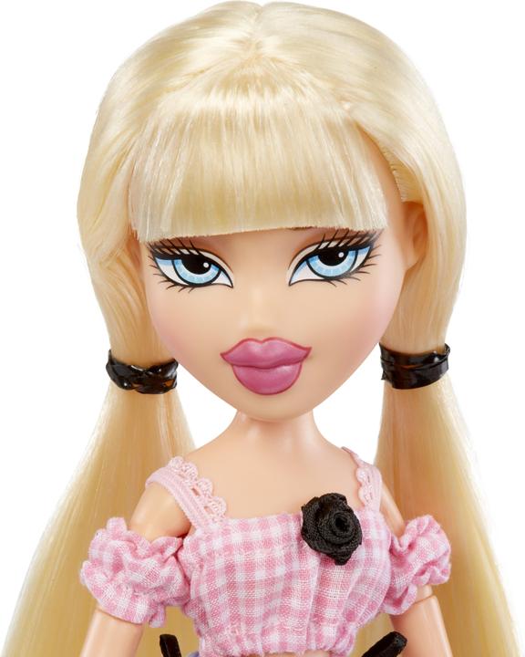 Actual product image MGA Bratz Goin Out Cloe doll 25cm