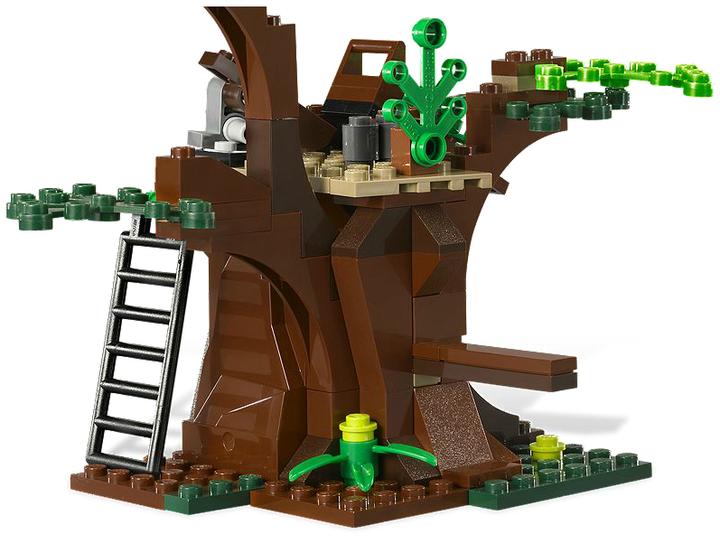 Produktbild LEGO Ewok Attack (7956, LEGO Star Wars)