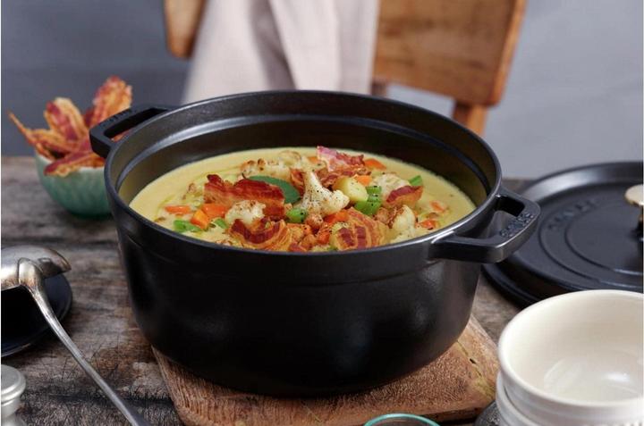 Produktbild Staub Cocotte (Bräter + Schmortopf, Gusseisen, 28 x 15.50 cm)