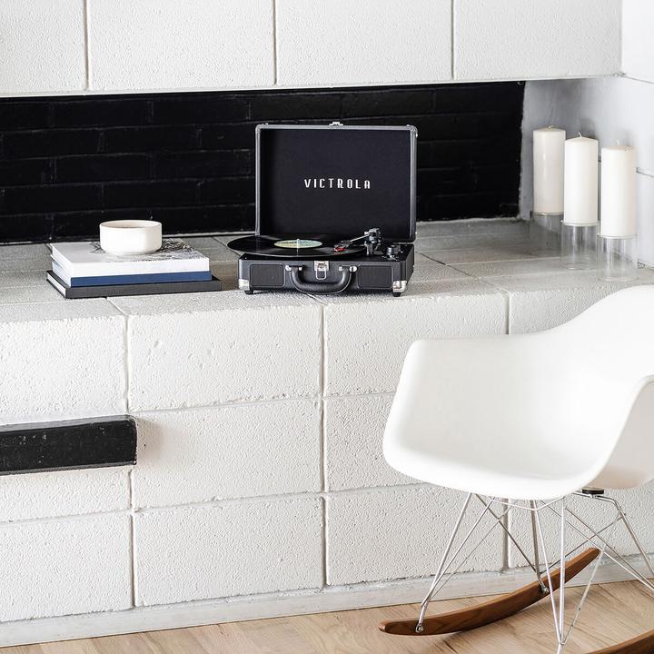 Produktbild Victrola Journey+ Bluetooth Suitcase Record Player with Three-Speed Turntable