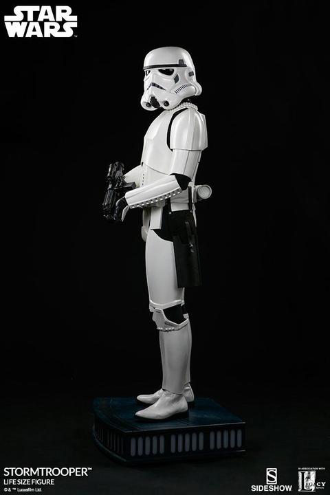 Actual product image Sideshow Star Wars Life-Size Statue Stormtrooper 198 cm