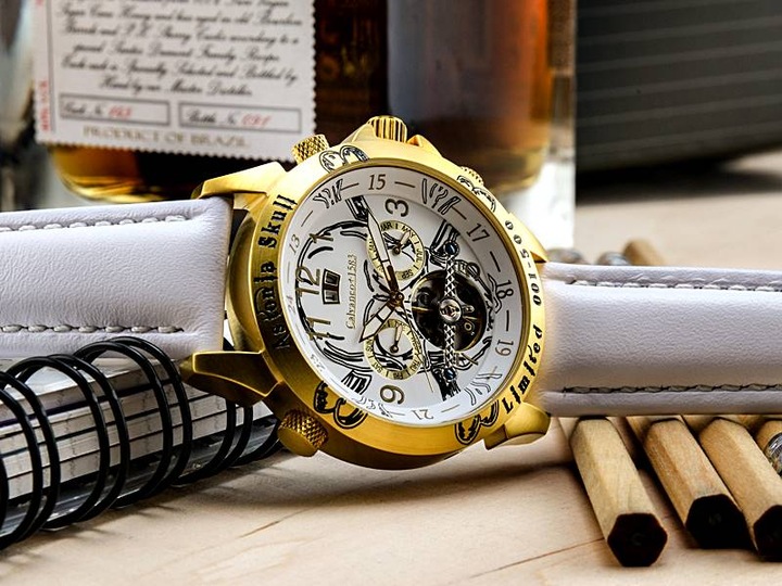 Produktbild Calvaneo 1583 Astonia Skull White Edition Automatik (44 mm)