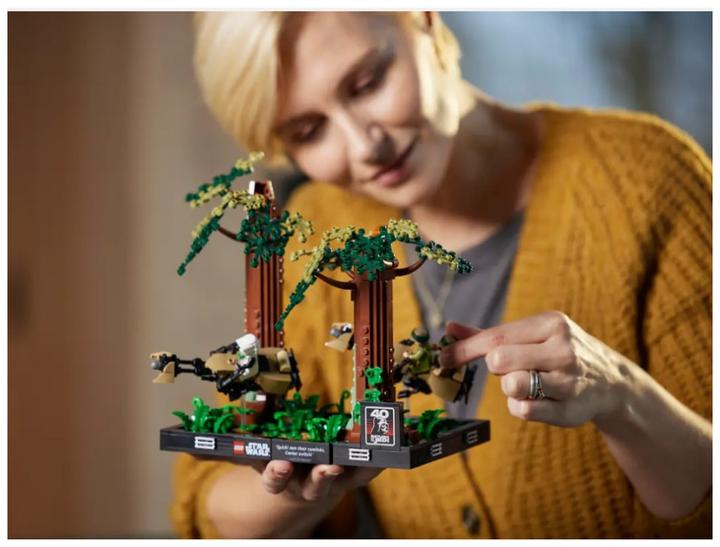 Image du produit LEGO Poursuite sur Endor - Diorama (75353, LEGO Star Wars)