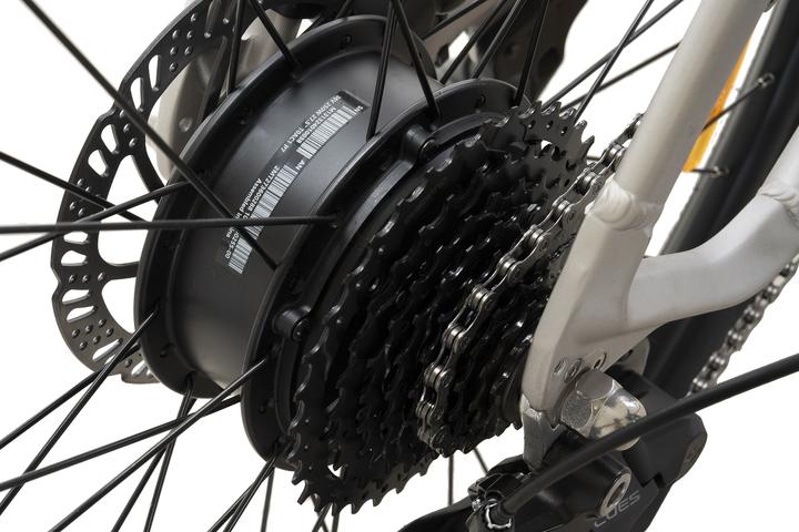 Produktbild Adore E-MTB 27,5" Alu Mountainbike GV-650 Heckmotor 50NM / 15Ah Brushed Silver matt (48 cm)