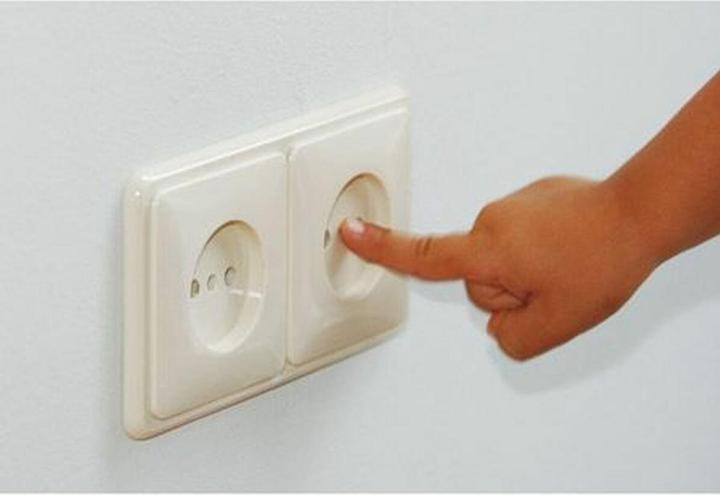 Actual product image Safety 1st Rotating socket fuse