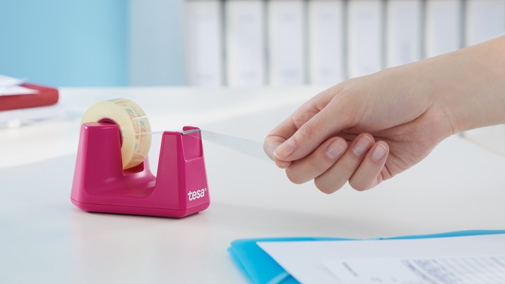 Image du produit tesa Dévidoir de ruban adhésif EASY CUT SMART pour tables, avec technologie antidérapante, 4 rouleaux de