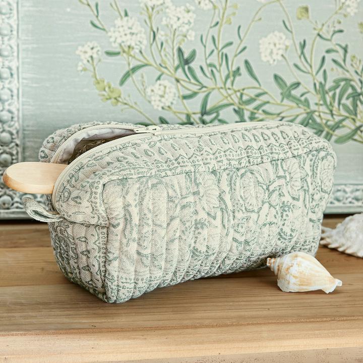 Actual product image Loberon Saône bag green/cream