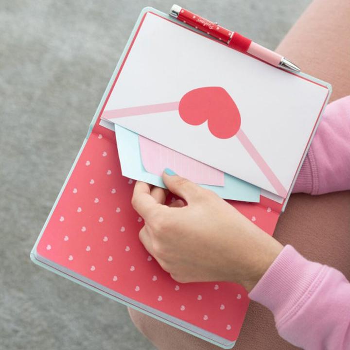 Produktbild Pusheen - Love Notes (A5, Liniert, Harter Einband)