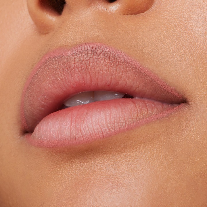 Actual product image essence 8h MATTE comfort lipliner (03 Soft Beige)