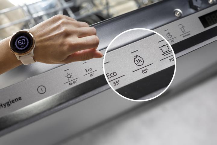 Actual product image Hisense HV642E90