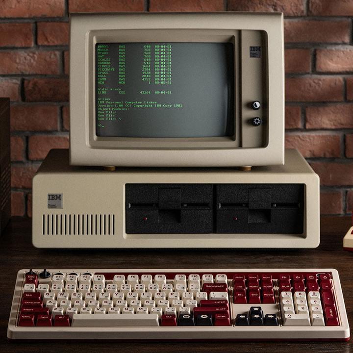 Produktbild 8bitdo 108 Mechanical Keyboard Fami Ed. (US, Kabelgebunden, Kabellos)