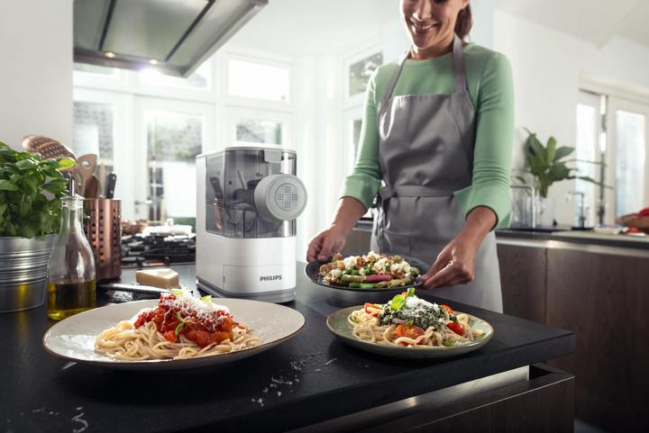 Actual product image Philips Avance Collection HR2490/10