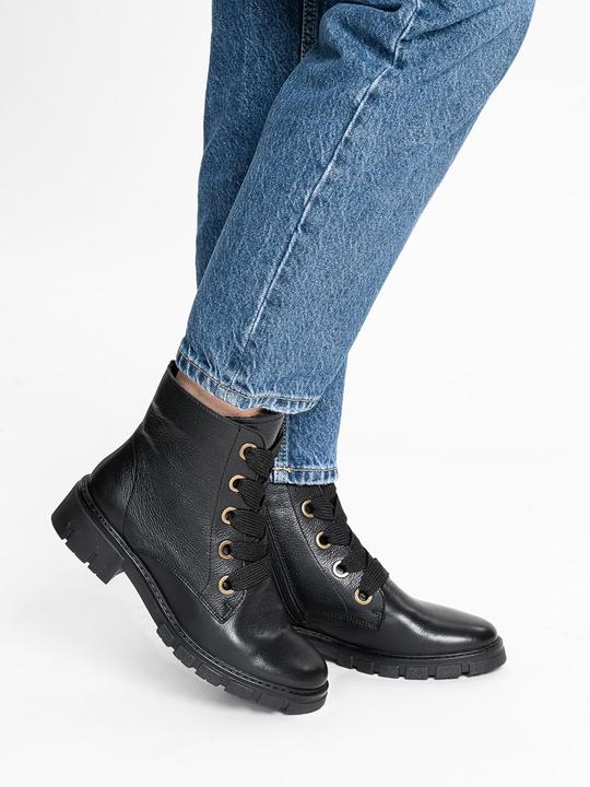 Actual product image Ara Chukka Boots (43)