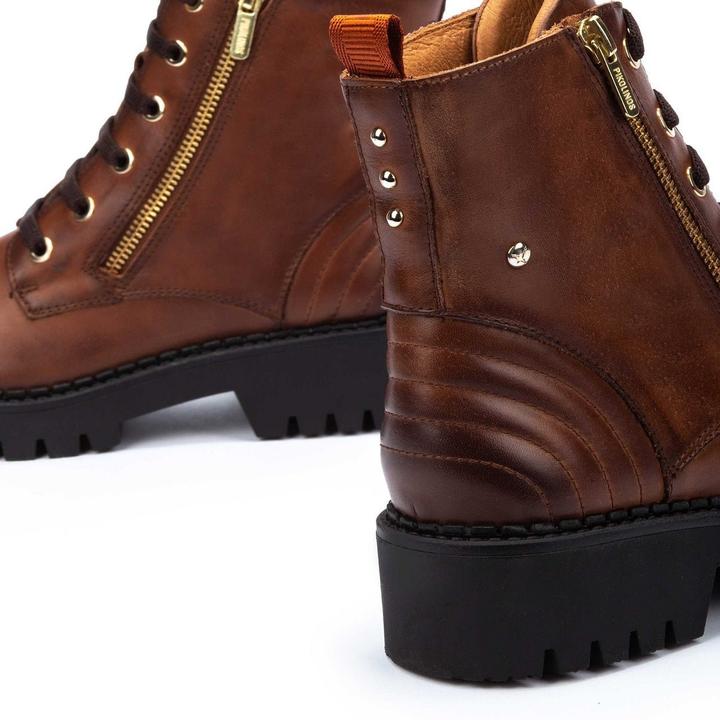Actual product image Pikolinos Aviles (36)