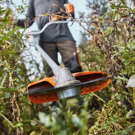 Image du produit Stihl FS 311 Essence bosmaaier Maaikop AutoCut 46 2 1,4kW (Lame de coupe en métal)