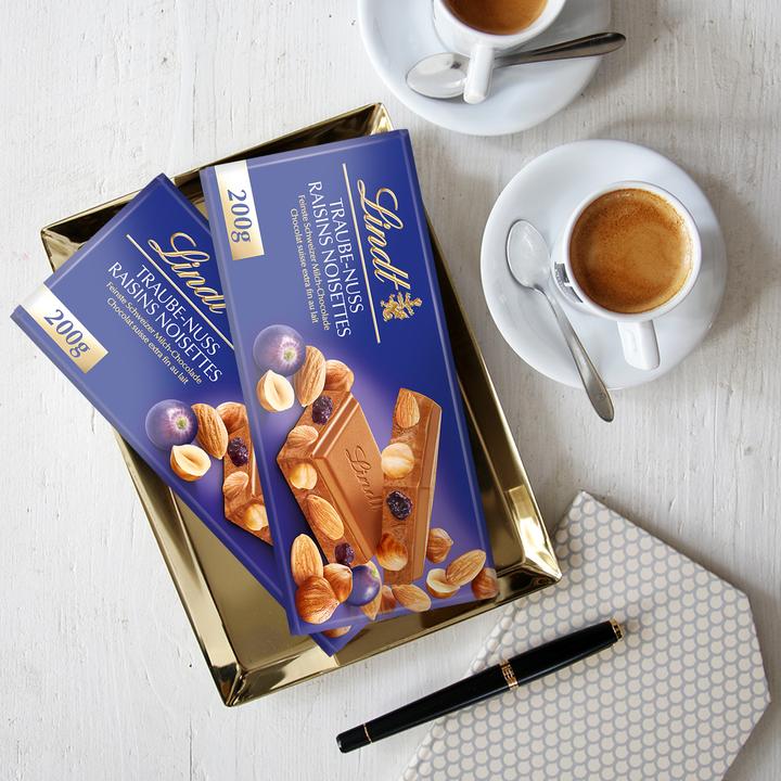 Immagine prodotto Lindt Tavoletta di cioccolato al latte con noce d'uva (200 g)