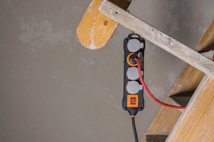 Produktbild Brennenstuhl 9152450100 Steckdosenleiste mit Schalter 4fach Schwarz, Orange, Grau Schutzkontakt (4x, CEE 7/3, 5 m)