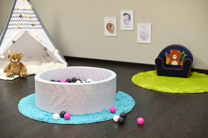 Produktbild Knorrtoys Bällebad soft - "Geo cube grey" - 300 balls creme/grey/rose (ca. 6cm Durchmesser)