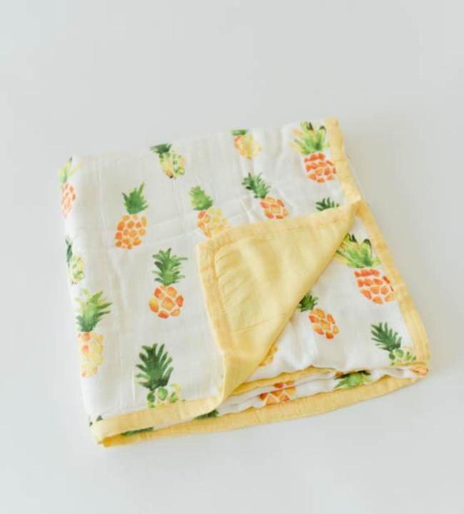 Actual product image little unicorn Deluxe Muslin Quilt (120 x 120 cm)