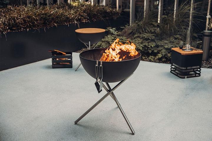 Actual product image Höfats BOWL 70 fire bowl with tripod (70 cm)