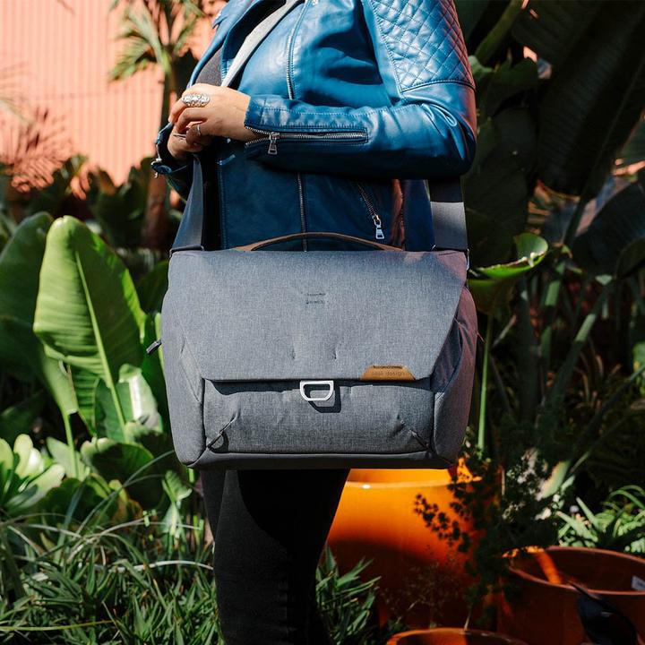 Actual product image Peak Design Everyday Messenger 13" (Camera shoulder bag)
