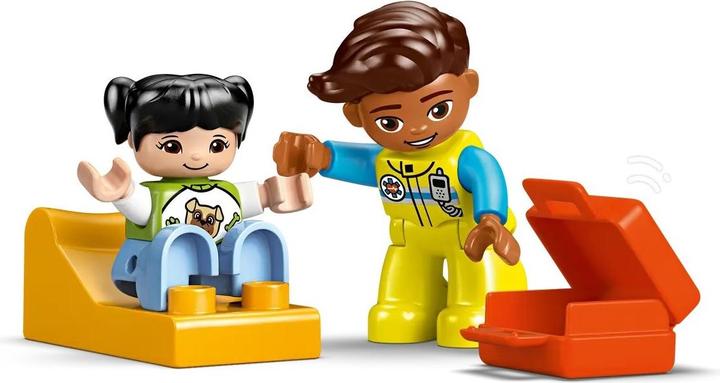 Image du produit LEGO Rettungswagen mit Fahrer (10447)