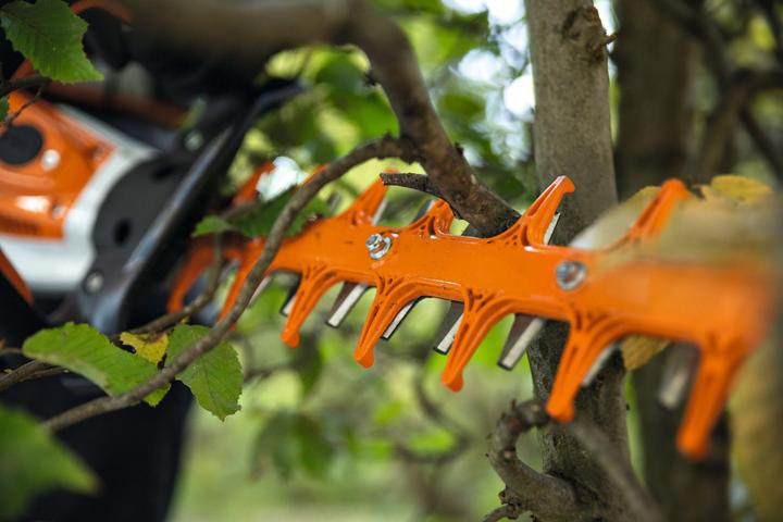 Actual product image Stihl Cordless hedge trimmer HSA 130 T cutting length 75 cm AP system (Rechargeable battery operated)