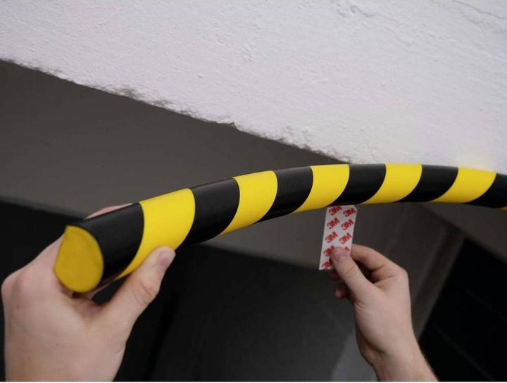 Produktbild Durable Flächenschutzprofil S30R /schwarz selbstkl
