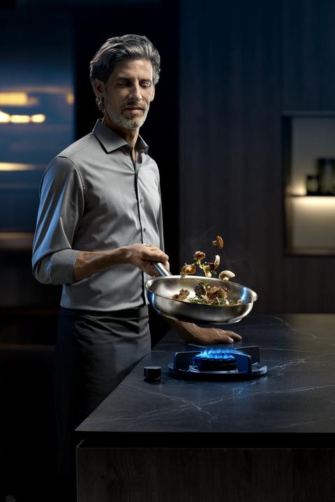 Actual product image WMF Ultimate 07.9560.6030 (20 cm, Frying pan, Stainless steel)