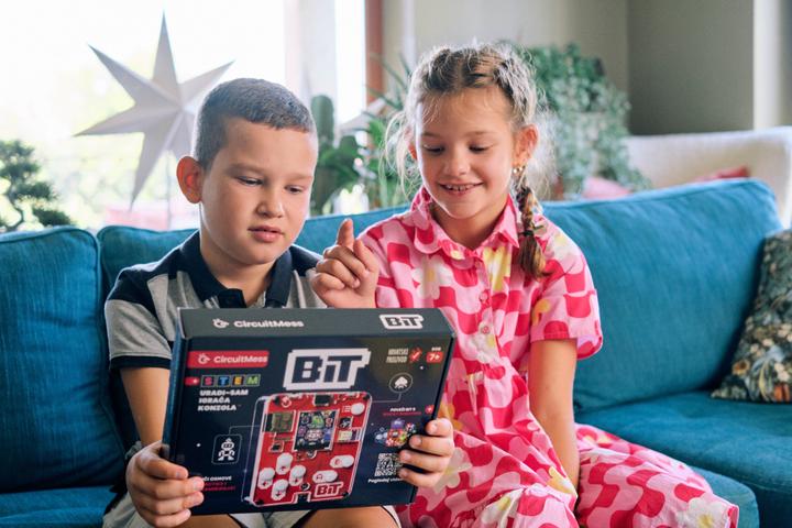 Immagine prodotto CircuitMess BIT - Console - Kit elettronico