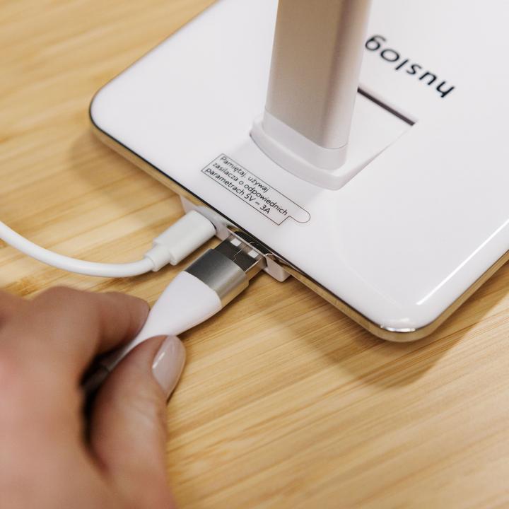 Image du produit Huslog Lampe avec chargeur à induction blanc OW-0648