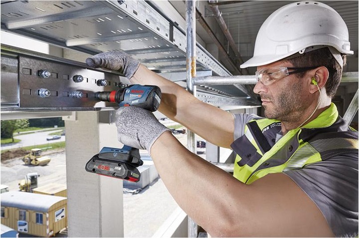 Image du produit Bosch Professional Kit Combo avec 4x 18V : GSR18V-110C/GDX18V-210C/GWS18V-10/GBH 18V-24C, 3x batterie