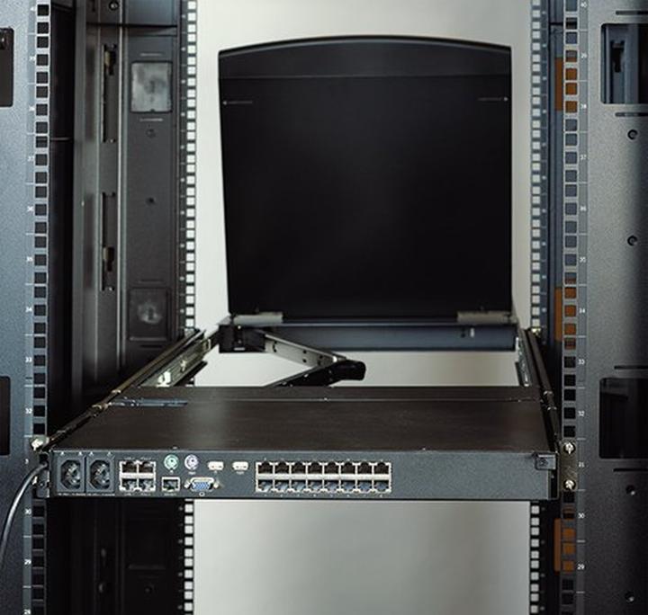 Produktbild APC KVM 2G - LCD - Stromkabel und Einbaukit