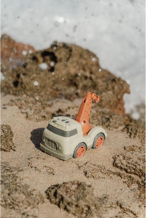 Actual product image Little Dutch Tow truck Fresh Green