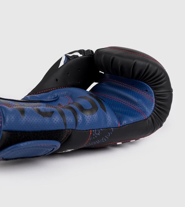 Produktbild Venum Tekken Jin Kazama Boxhandschuhe (14 OZ, One Size)