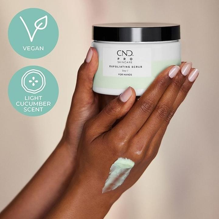 Produktbild CND Pro Skincare for Feet Mineral Bath Exfoliating Sea Salt Scrub Advanced Callus Remover and Intense Hy (Fussbad)