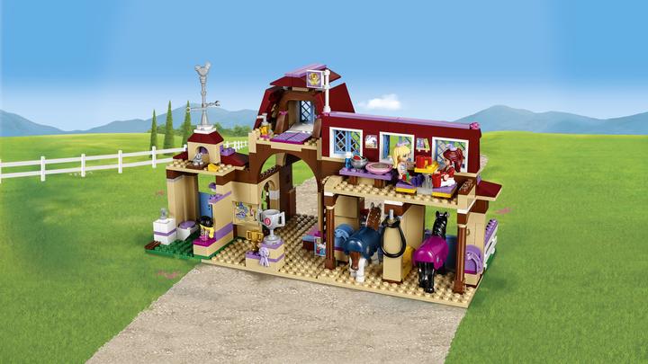 Produktbild LEGO Friends Heartlake Reiterhof (41126, LEGO Friends)