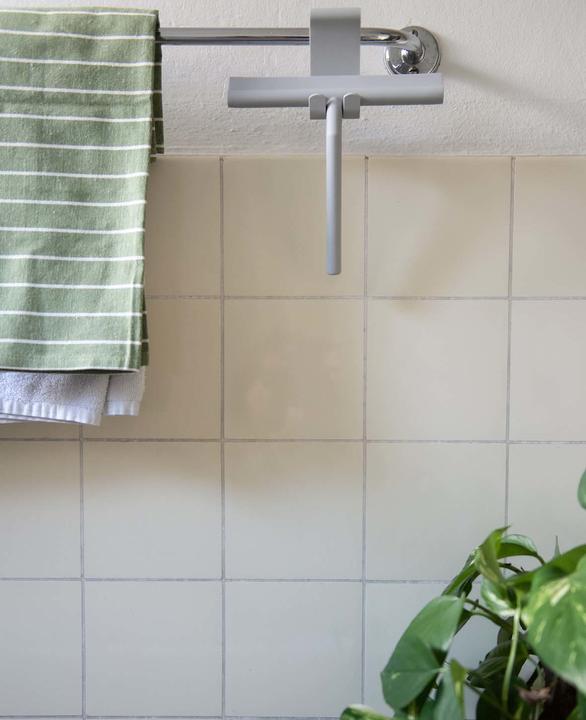 Actual product image Esmée Esmeralda Shower Squeegee