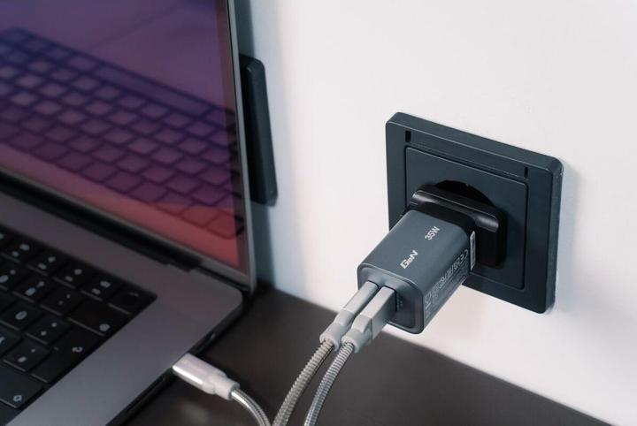 Productafbeelding Verbatim GaN 2 Port Charger (35 W, 2 ports)