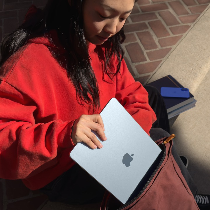 Actual product image Apple MacBook Air – 2025 (13.60", M4, 16 GB, 2000 GB, DE)