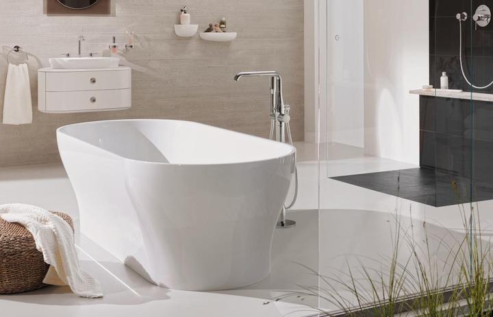 Actual product image Grohe Essence single lever bath mixer with floor mounting