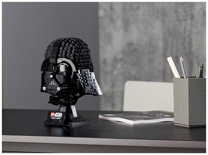 Actual product image LEGO Darth Vader Helmet (75304, LEGO Star Wars)