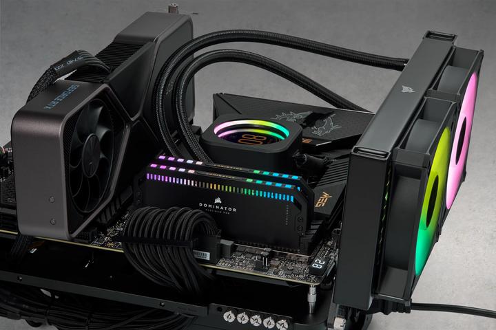 Produktbild Corsair Dominator Platinum RGB (2 x 16GB, 5200 MHz, DDR5-RAM, DIMM)
