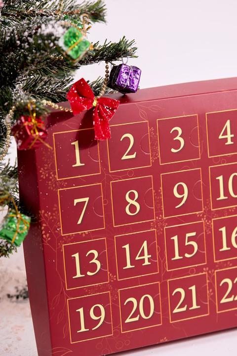 Actual product image Hanah Home Advent Calendar Mix V3 Red